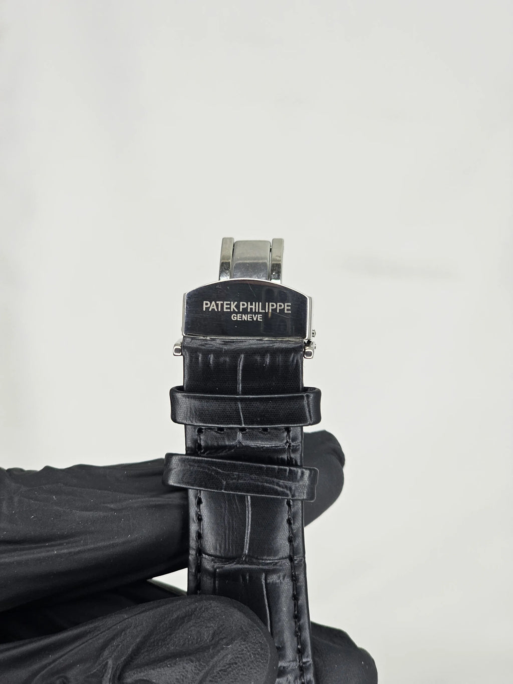 Patek phileppe leather  ضهر شفاف