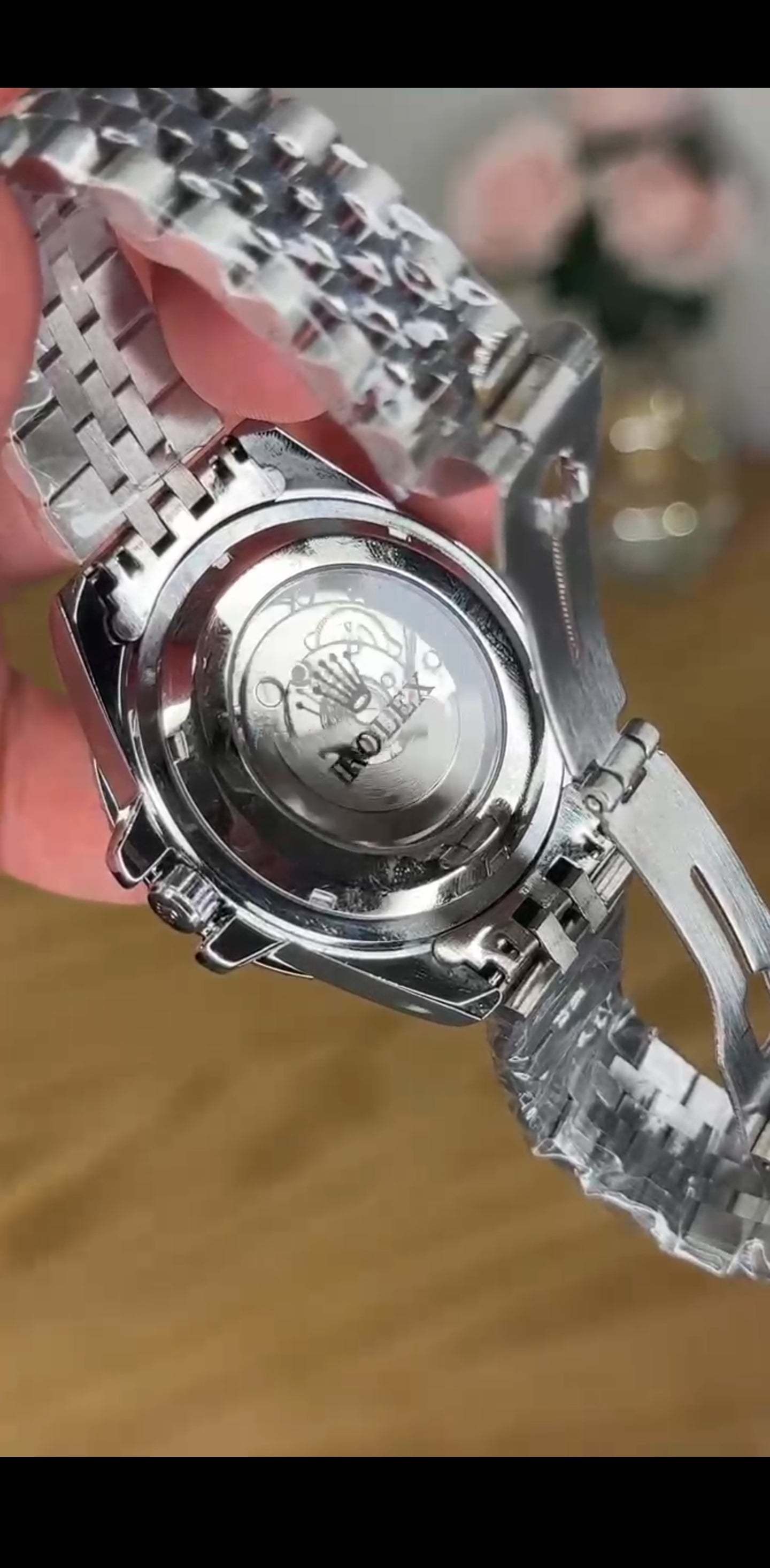 Rolex Oyster بضهر شفاف وحركة عقارب اتوماتيك