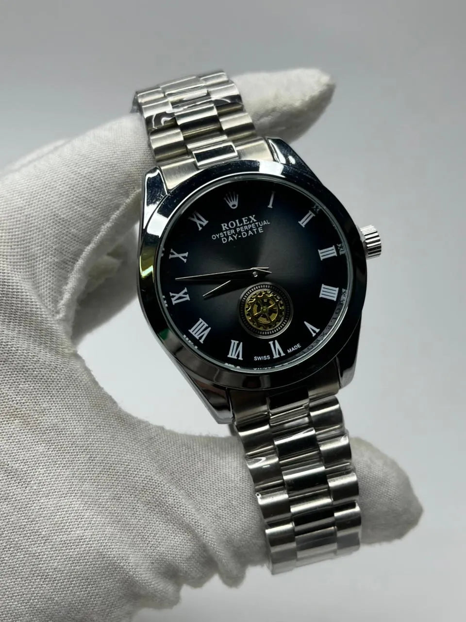 روليكس بعقرب ثواني مميز Secondary image