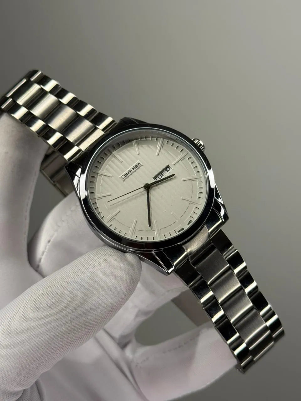 calvin klein Secondary image