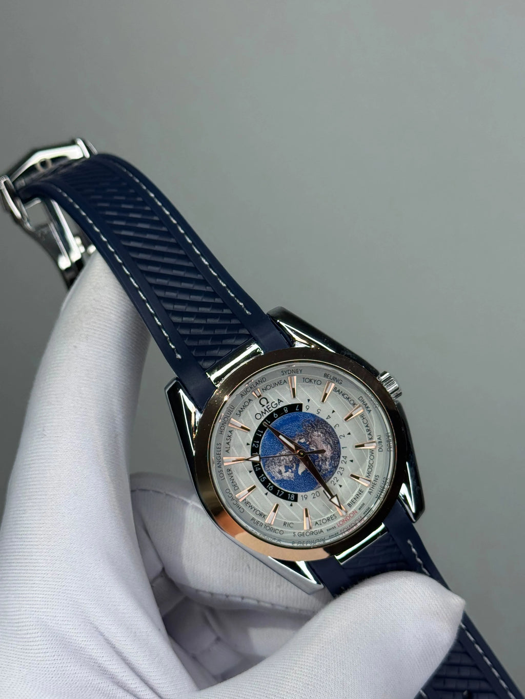 Omega Speedmaster Professional "Silver Snoopy