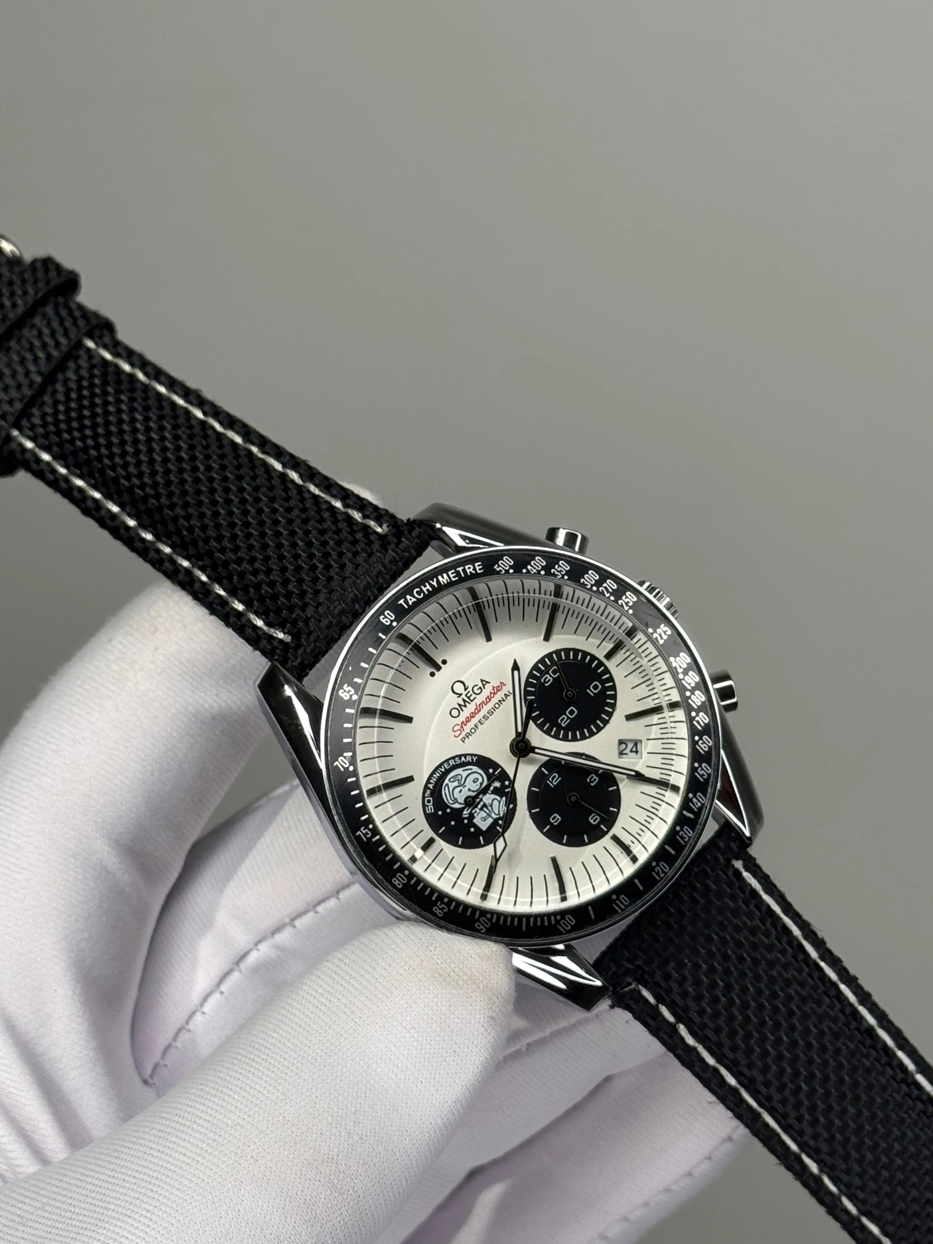 Omega Speedmaster Professional "Silver Snoopy