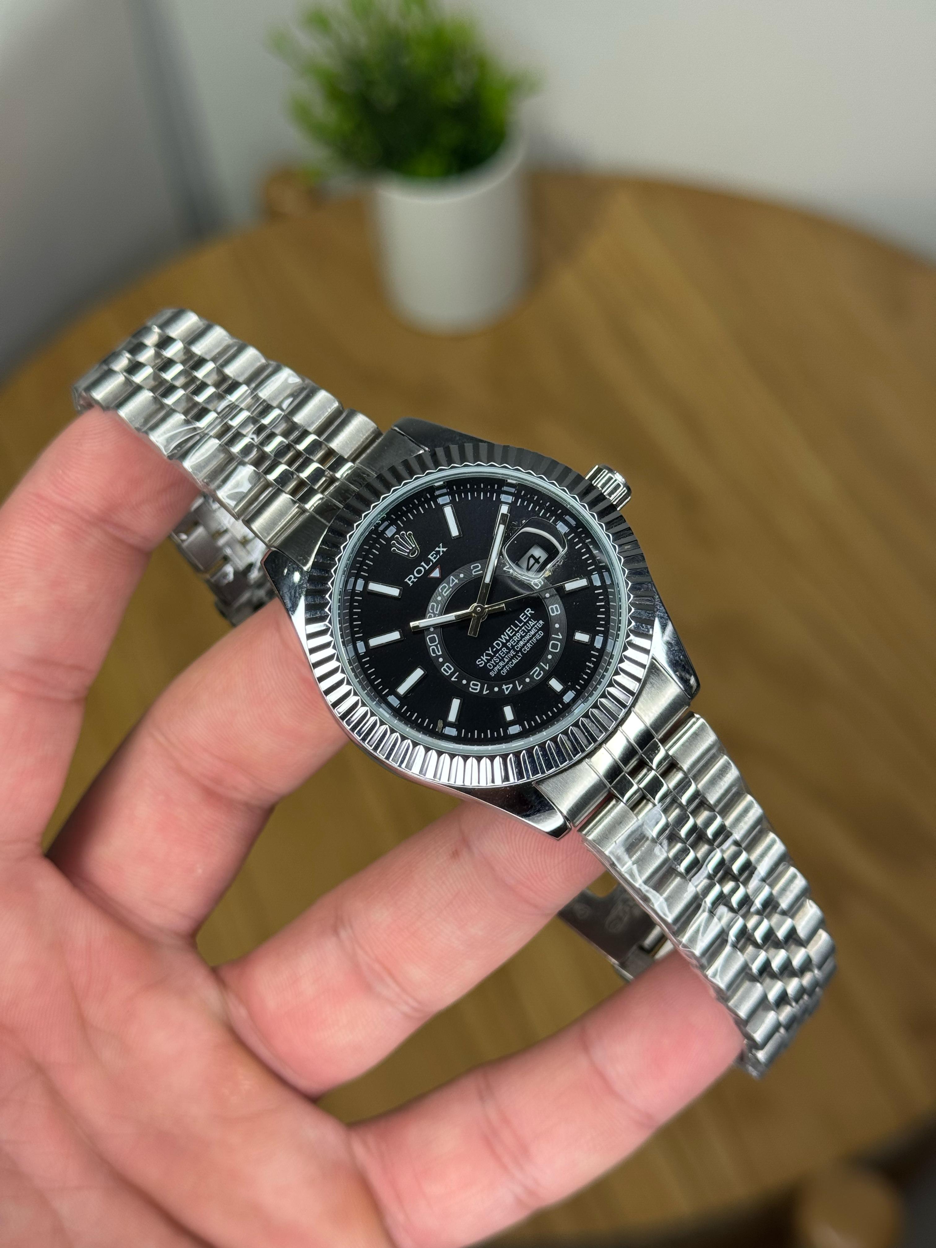 Rolex Sky dewller  وحركة عقرب مثل اتوماتيك بضهر شفاف Secondary image