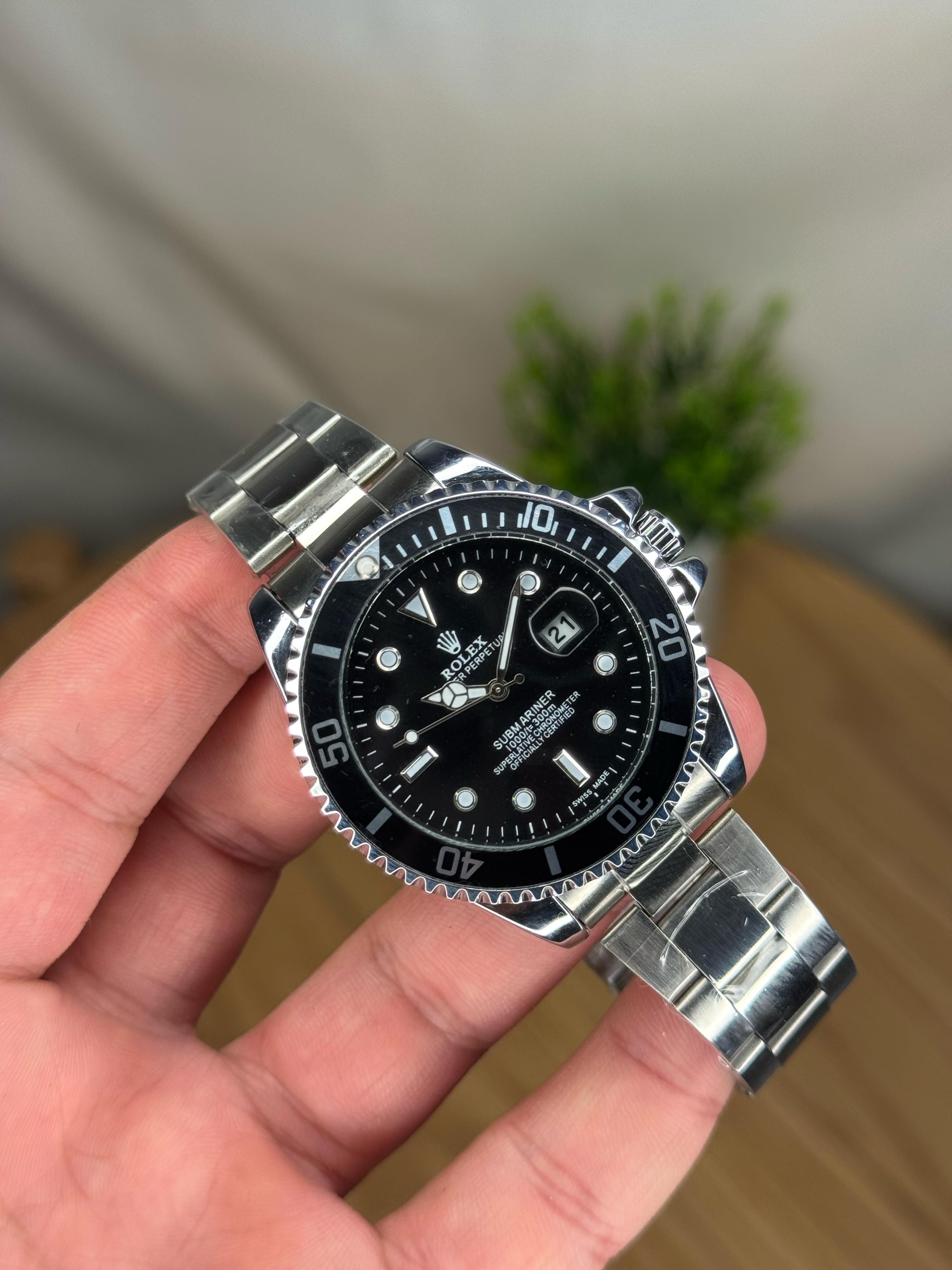 Rolex submarine Secondary image